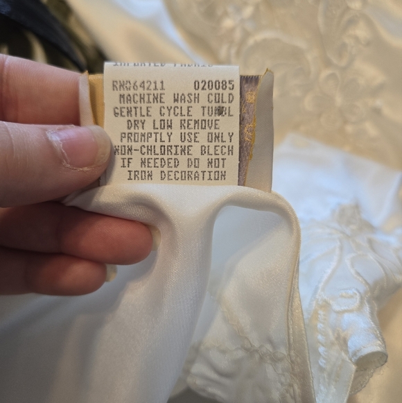 Expressions by California Dynasty beautiful VINTAGE bridal nite gown & robe set - Picture 15 of 16